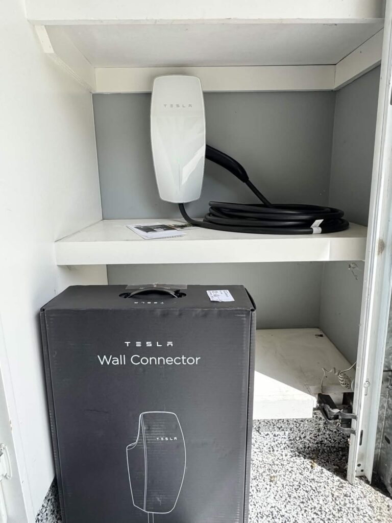 Tesla Wall Connector and packaging