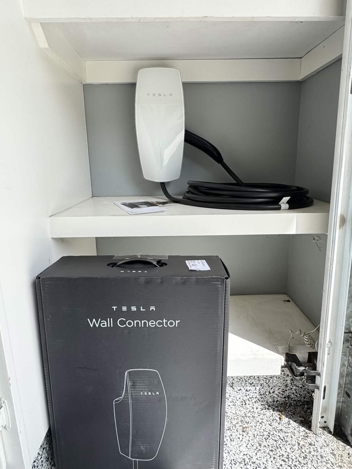 Tesla Wall Connector and packaging